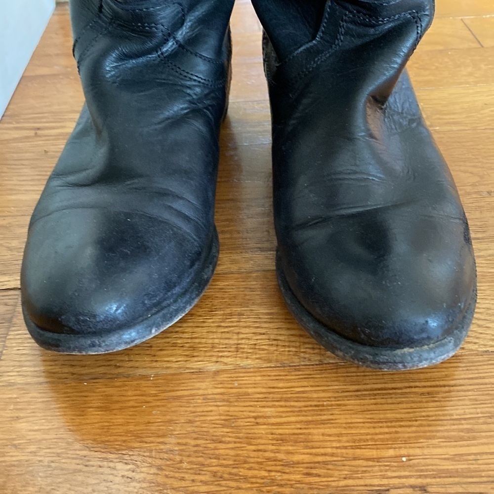 Frye - Picture 4 of 8